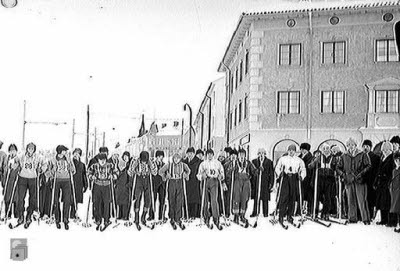 Skidåkare samlade utanför martinssonshörna.