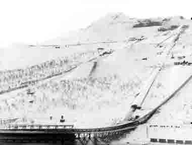 Kirunavaara med bergbanan och rutschbana den 10 februari 1910.