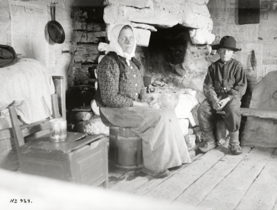 Vid spisen i pörtet.