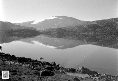 Spegelblank fjällsjö