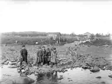 Barn i Ålloluokta år 1913.