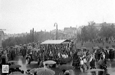 Barnensdagståg vid Torget. Idag Ferrumparken