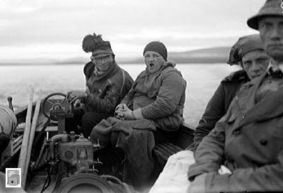 Nils Olai Sarri, Nikkaluokta, kör sin turistbåt