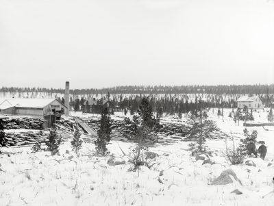 Sågverk i Laxforsen. Panorama tillsammans med bild nr 714 och 722.