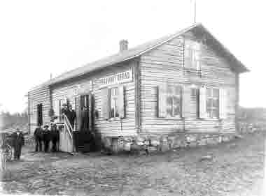 Kirunas första proviantförråd ¨Hannu och Gren¨ 1899. Byggnaden övertogs senare av LKAB och fick då nr B 71.