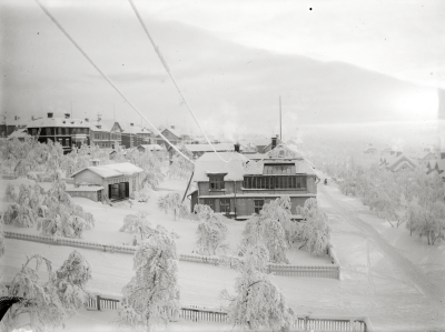 Borg Mesch ateljén vid Järnvägsgatan 24, uppförd år 1903. I huset fanns även familjen Mesch bostad och en affärslokal.