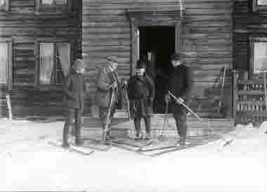 Engelsmannen Butler och Turi i nord-Norge år 1913.