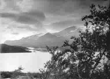 Nierastjåkko sett från sjöfallshyddan.2/7-1918