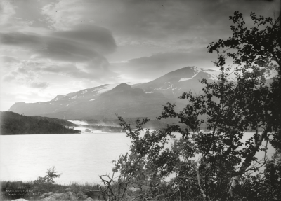 Nierastjåkko sett från sjöfallshyddan.2/7-1918