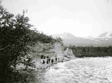 Abiskojokk med turister vid marmorbrottet den 12 juli 1911.